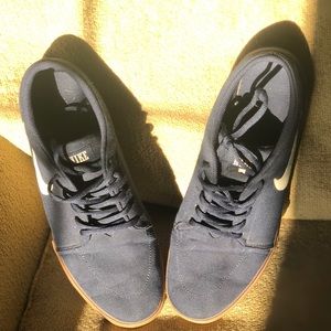 Nike Zoom Janoski- “Janos” Navy/Gum Bottom. sz 12